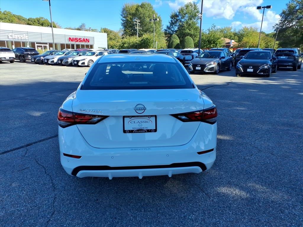 2025 Nissan Sentra SV photo 4