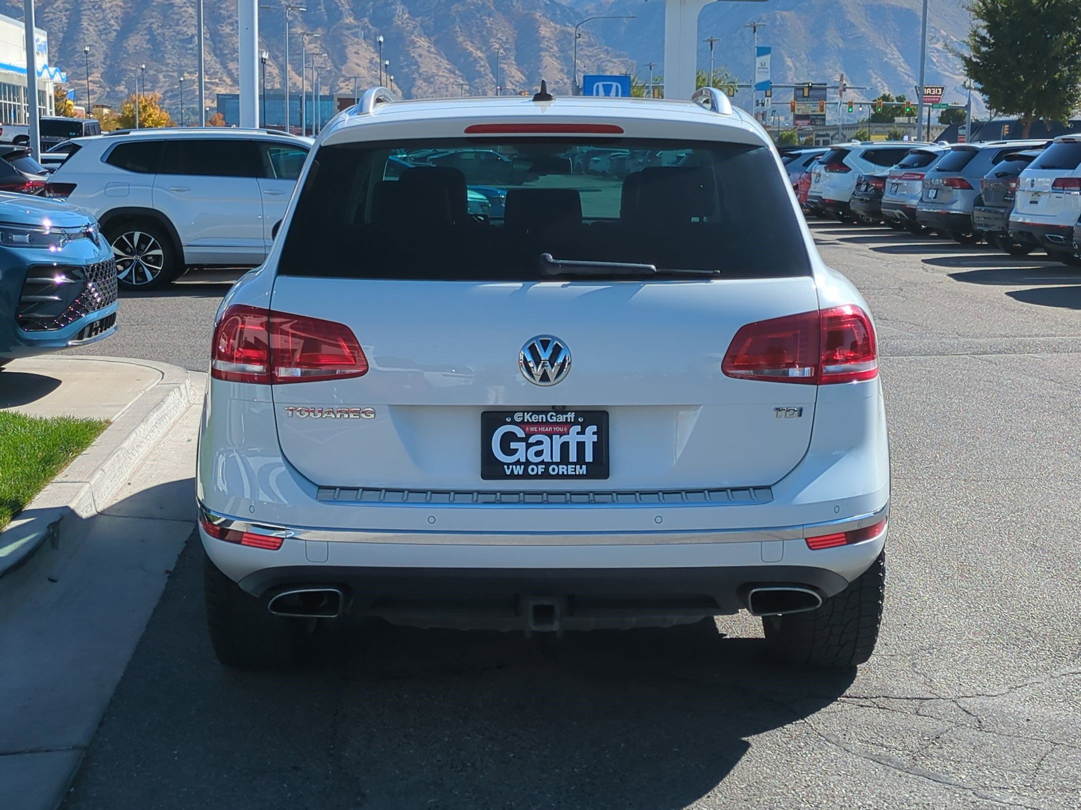 2016 Volkswagen Touareg TDI Executive photo 4