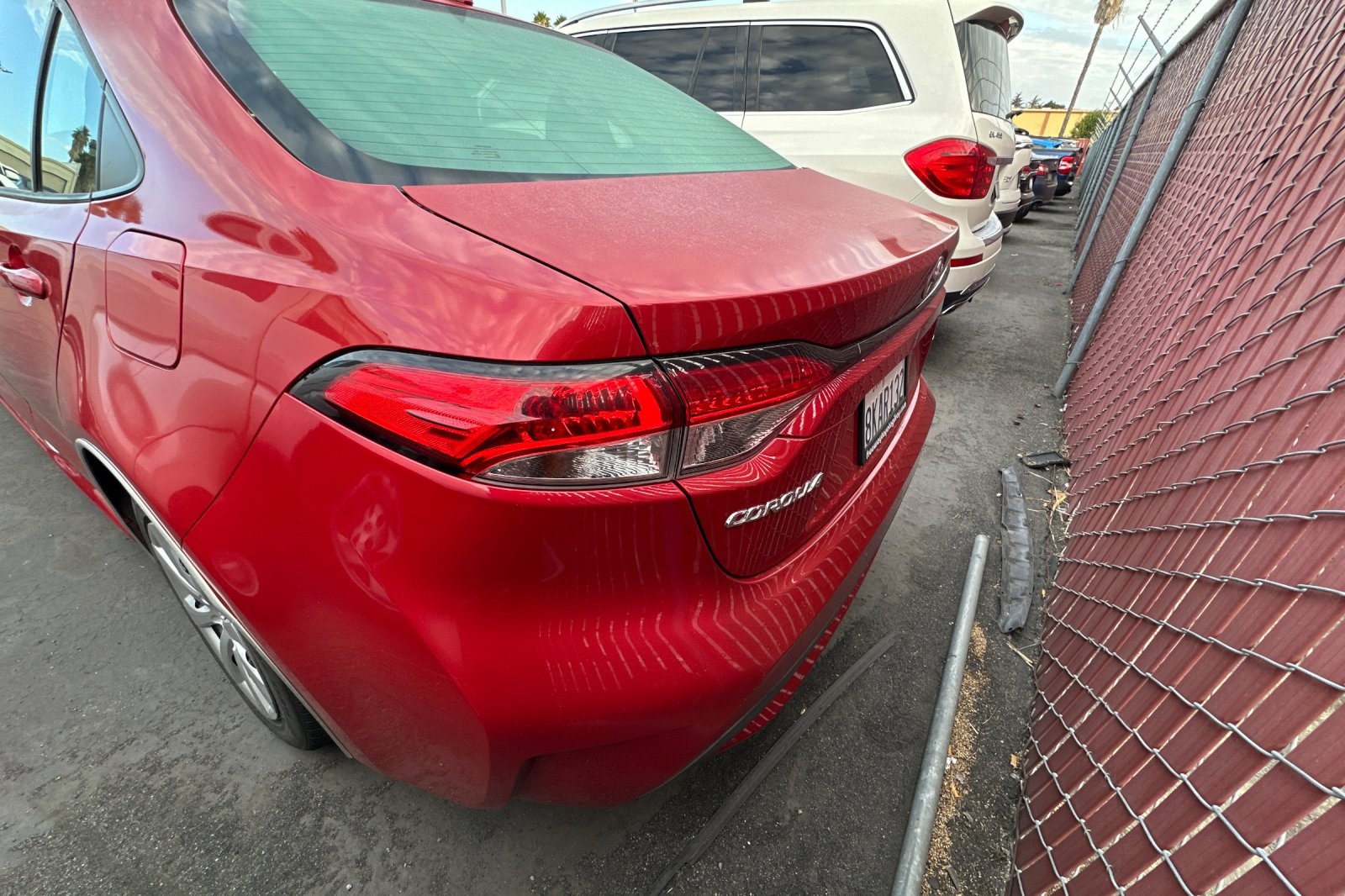 2021 Toyota Corolla LE photo 3