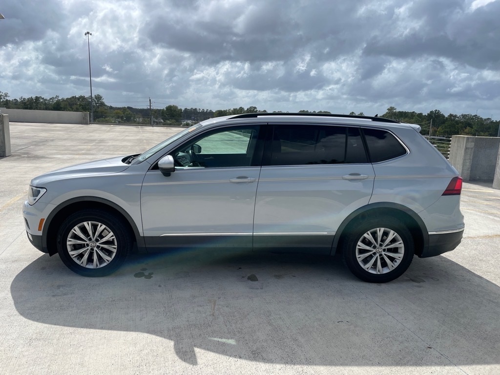 2018 Volkswagen Tiguan SE photo 2