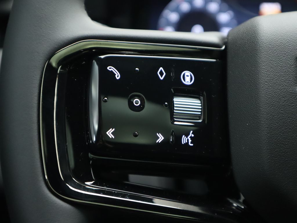 2025 Land Rover Range Rover Evoque S photo 9