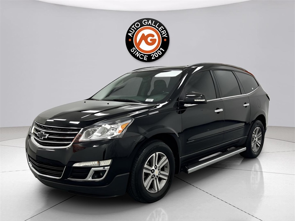 2017 Chevrolet Traverse 2LT photo 3