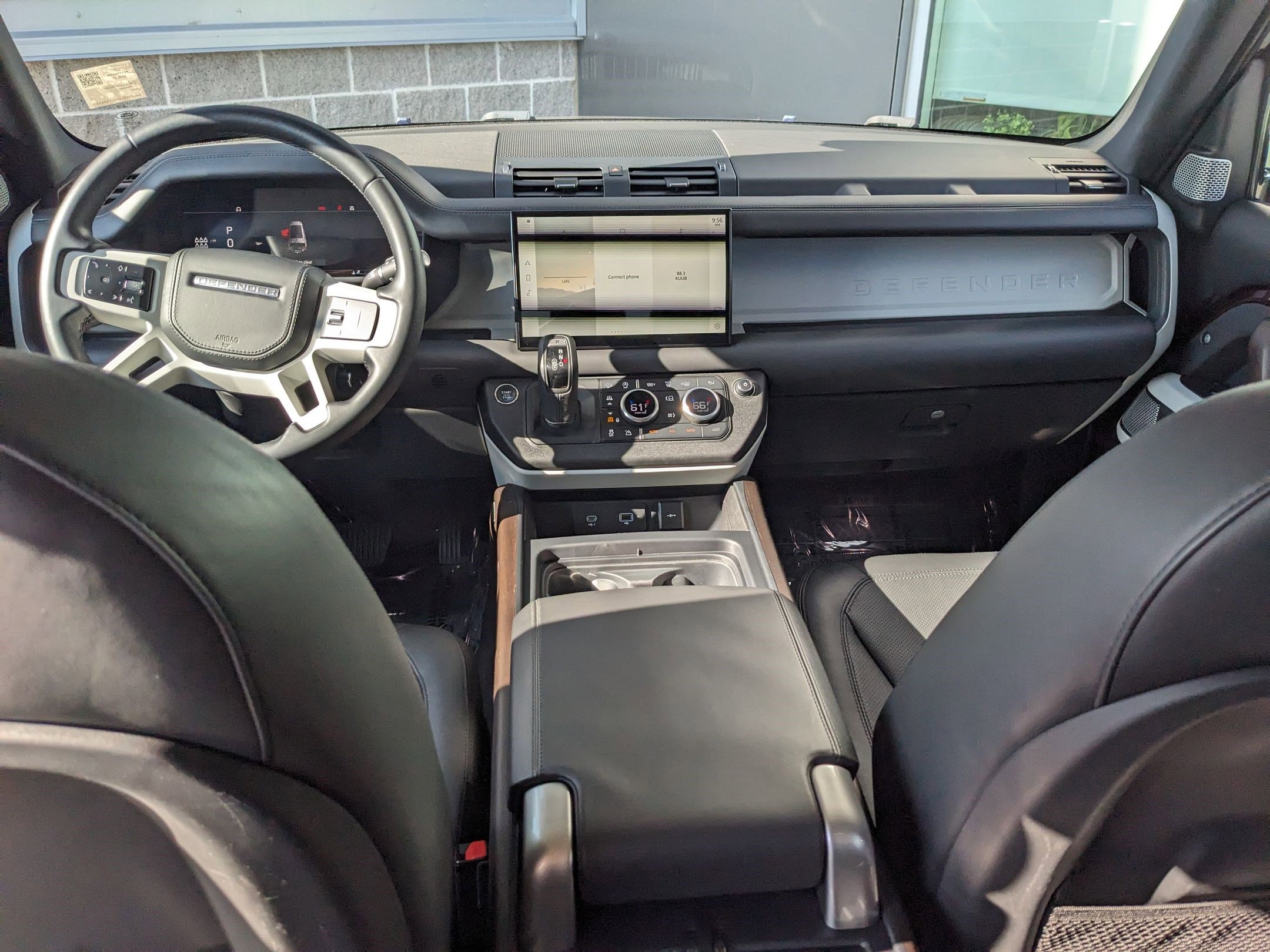 2023 Land Rover Defender 130 First Edition photo 23