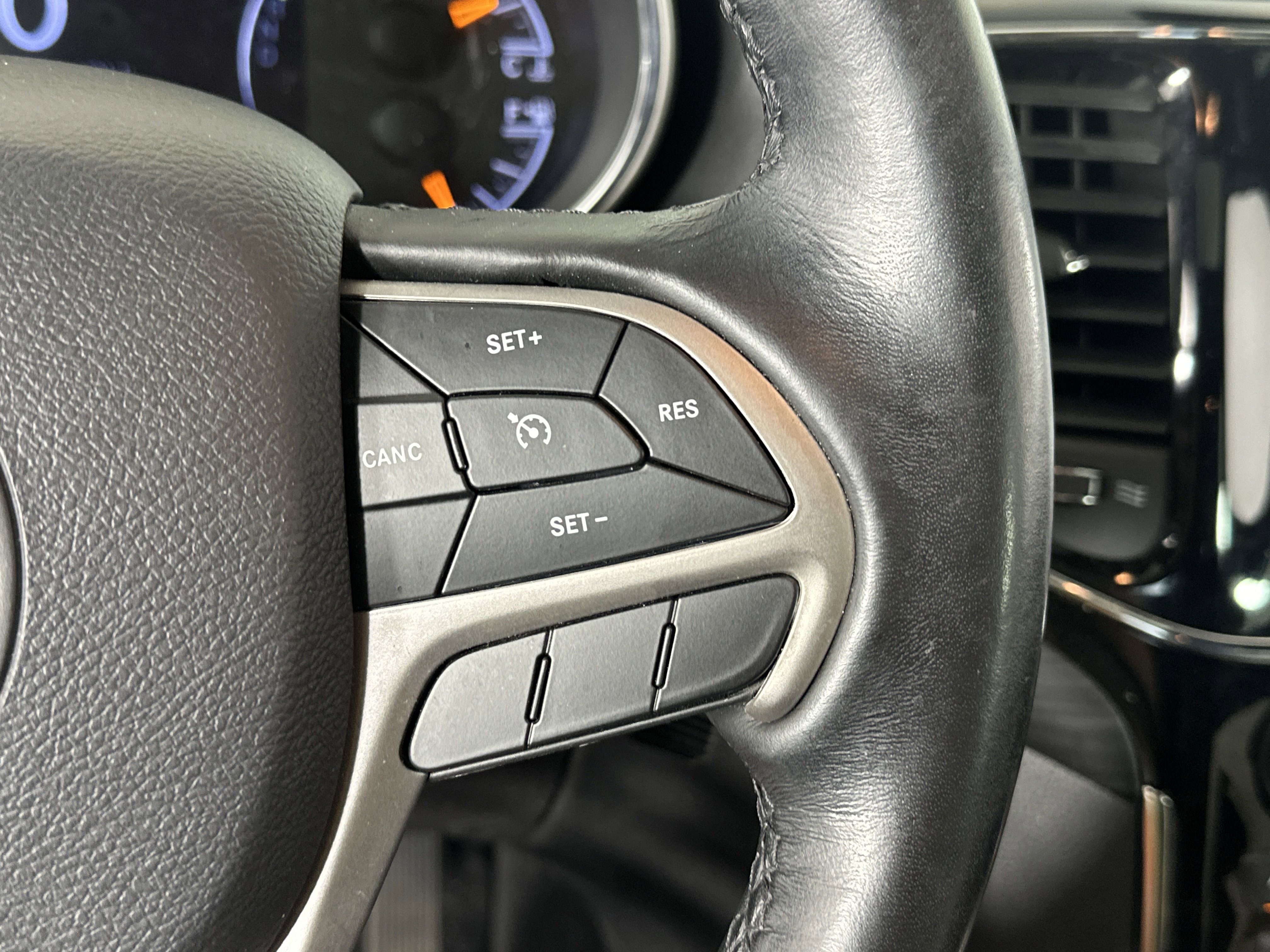 2020 Jeep Grand Cherokee Laredo photo 12