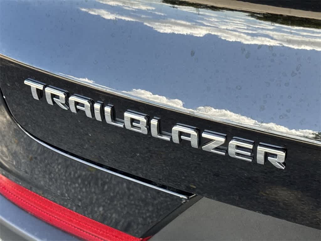 2023 Chevrolet Trailblazer LS photo 9