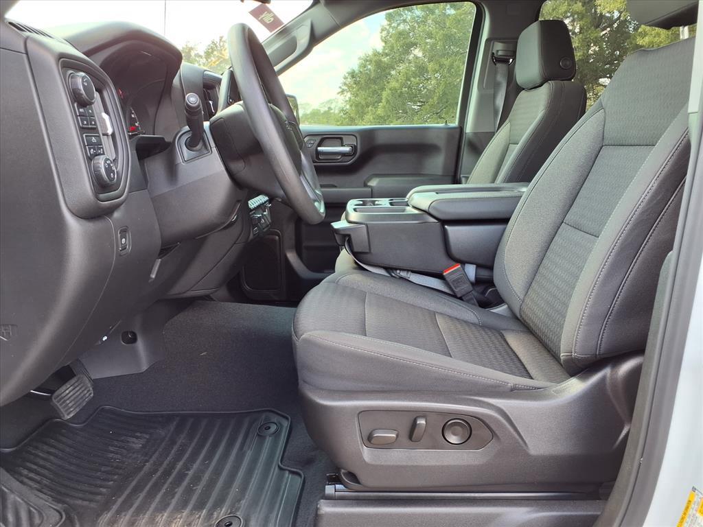 2024 Chevrolet Silverado 1500 Custom Trail Boss photo 3