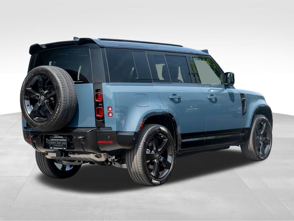 2025 Land Rover Defender 110 X-Dynamic SE photo 4