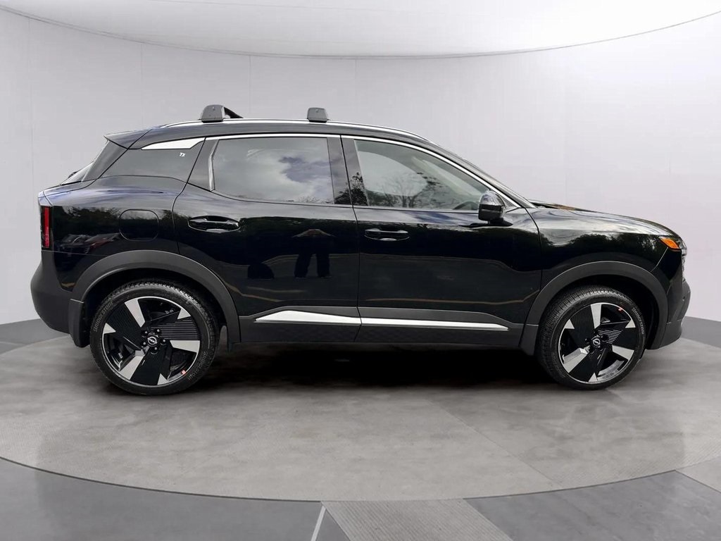 2026 Nissan Kicks SR photo 2