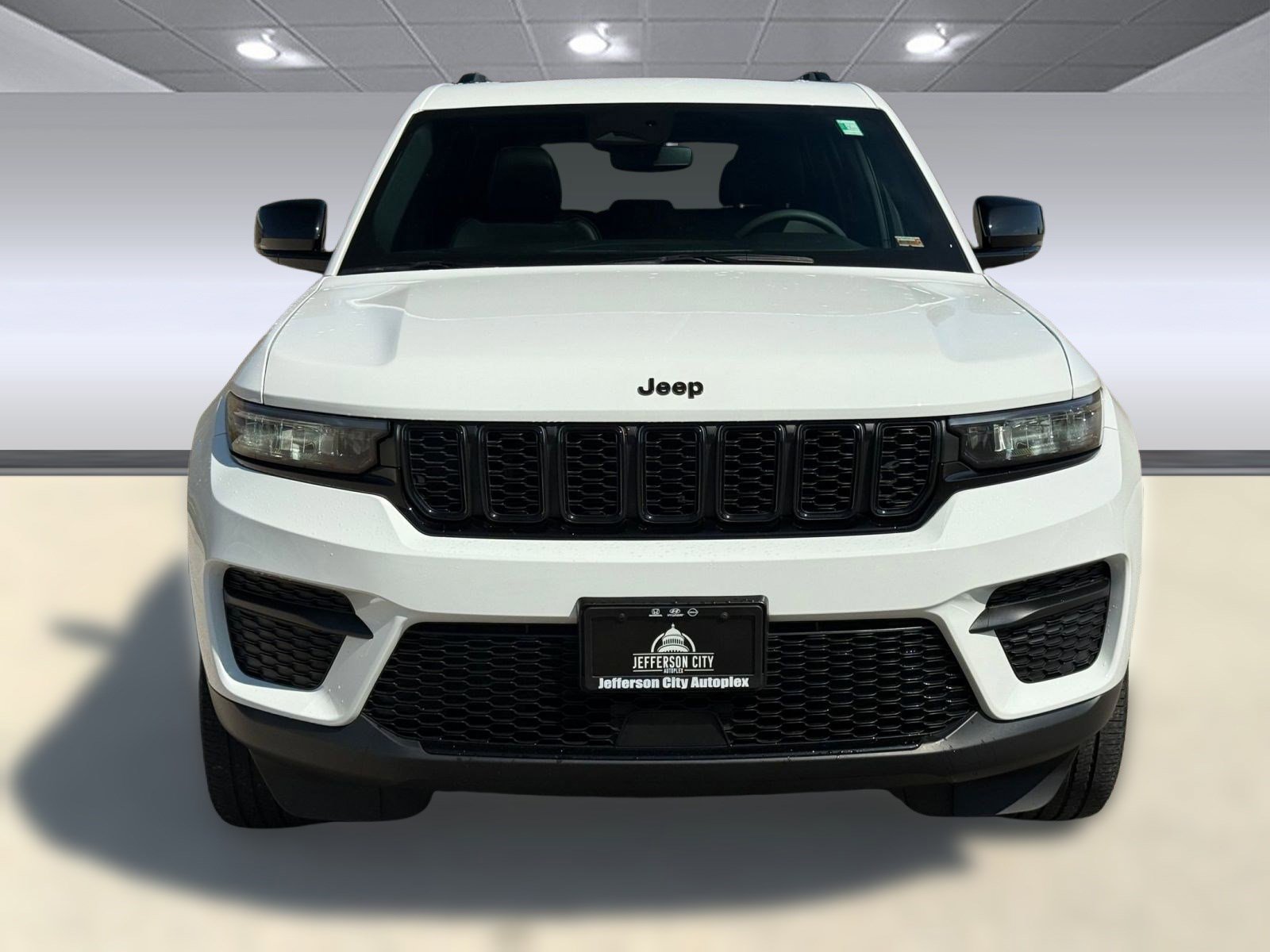2023 Jeep Grand Cherokee Altitude photo 3