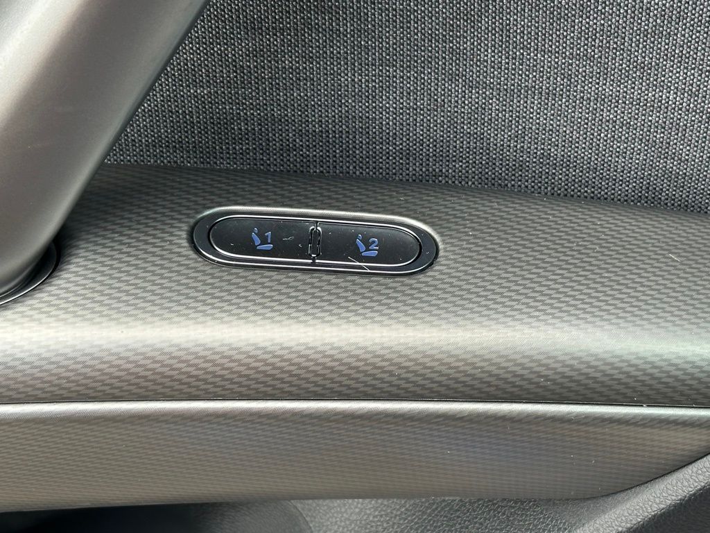 2025 Genesis GV60 Advanced AWD photo 17