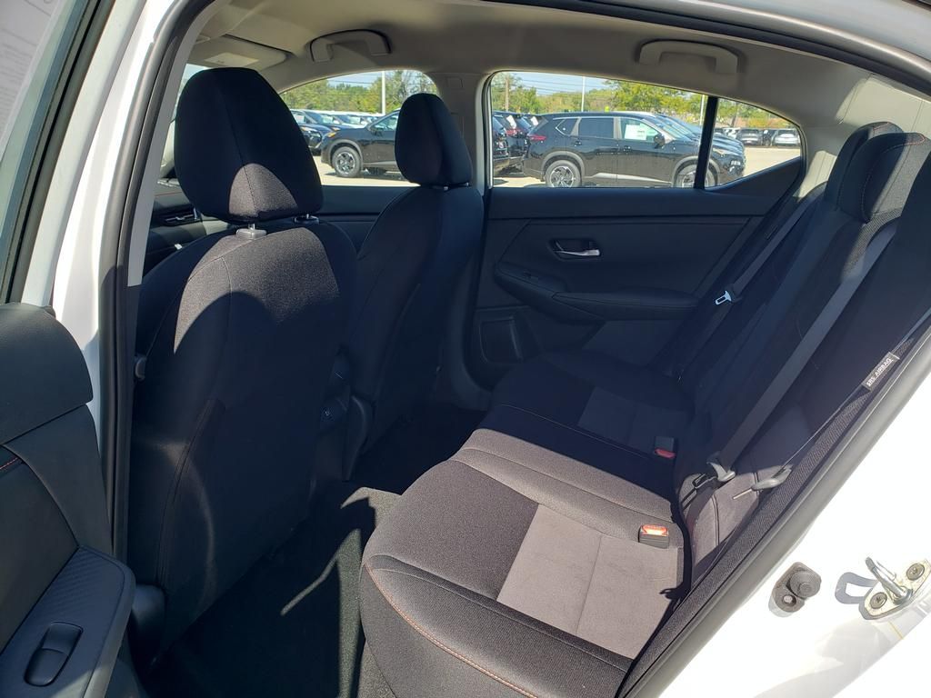 2025 Nissan Sentra SR photo 6