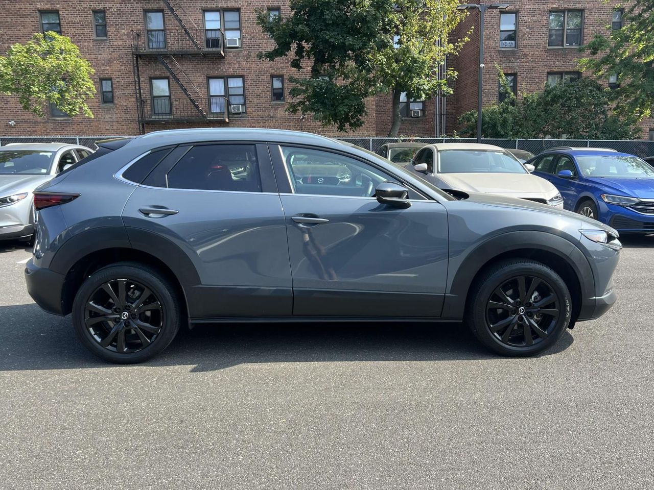 2022 Mazda CX-30 Carbon photo 2