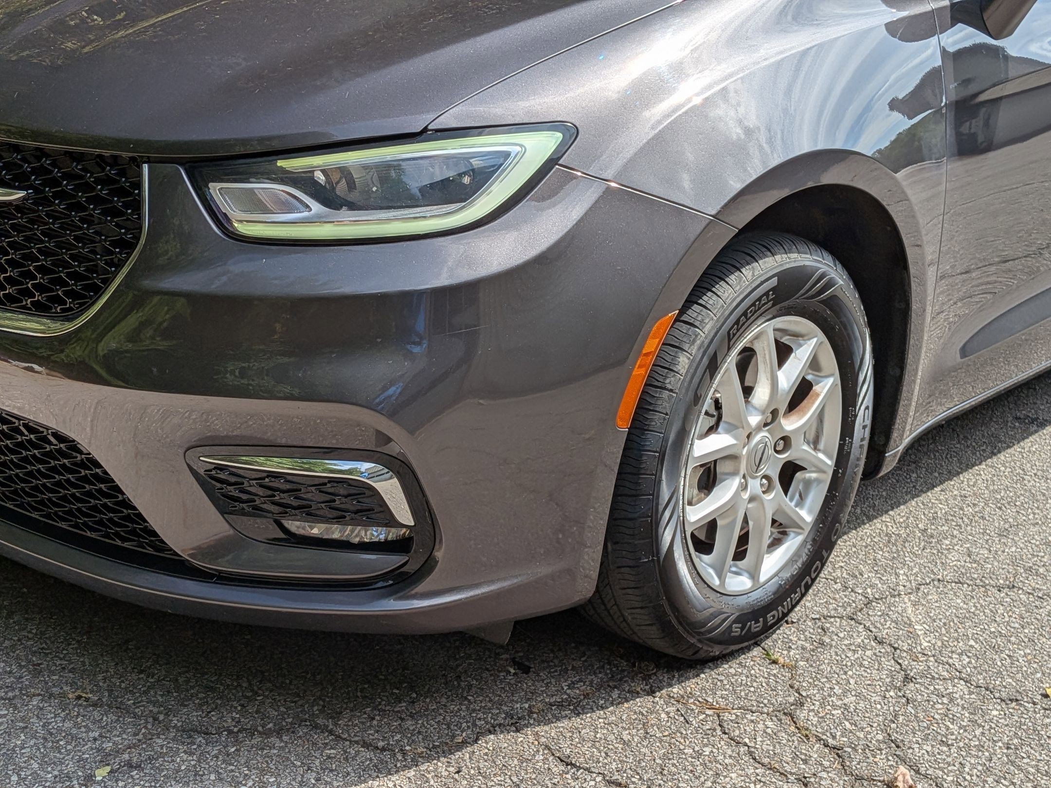 2021 Chrysler Pacifica Touring L photo 9