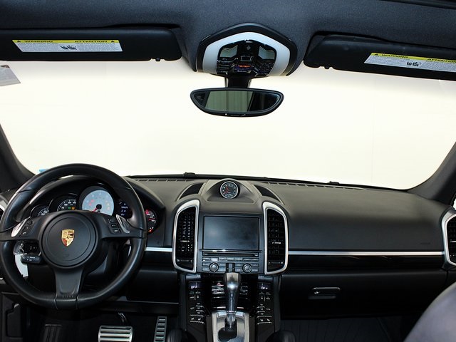 2014 Porsche Cayenne S photo 11