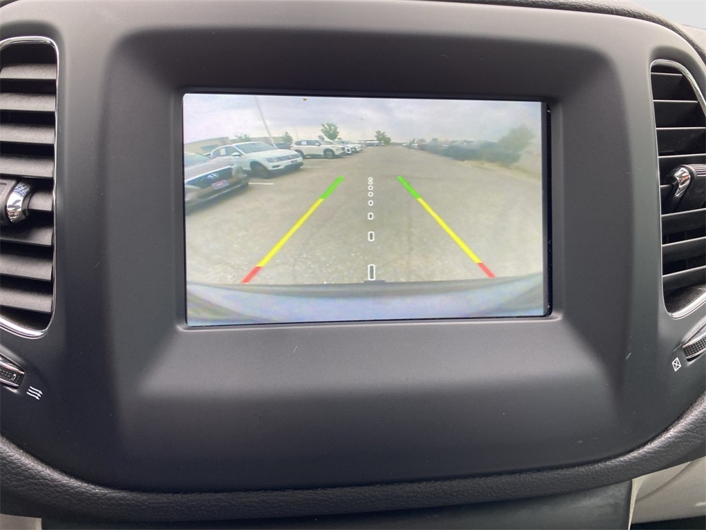 2021 Jeep Compass Latitude photo 16