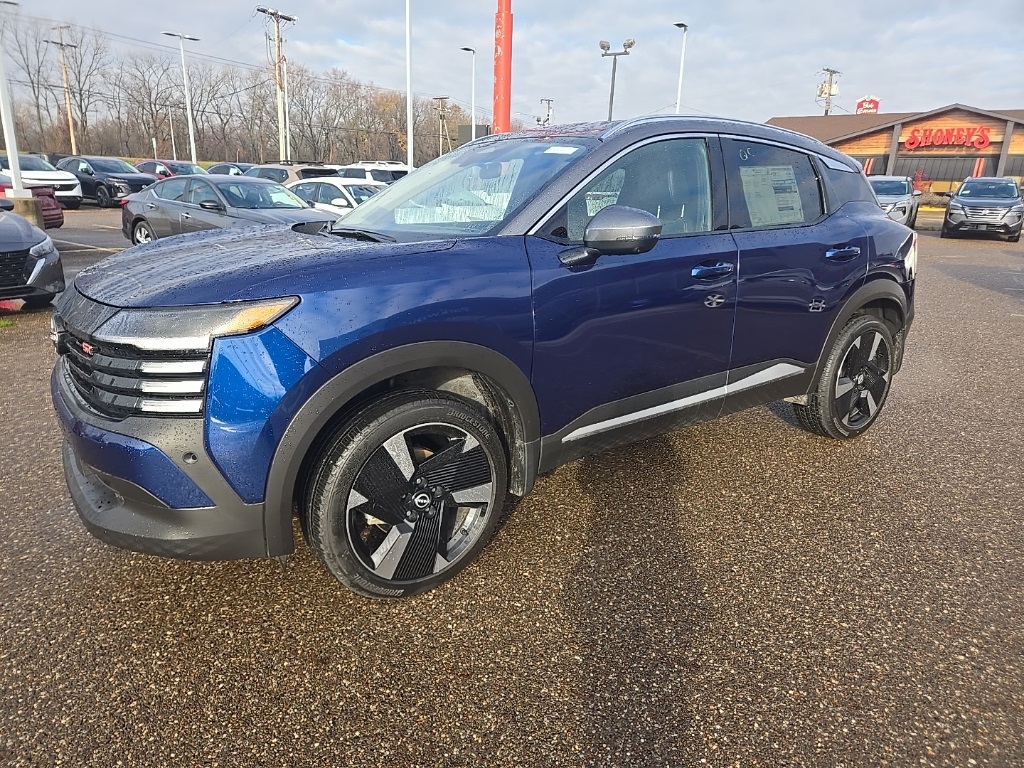 2025 Nissan Kicks SR photo 2