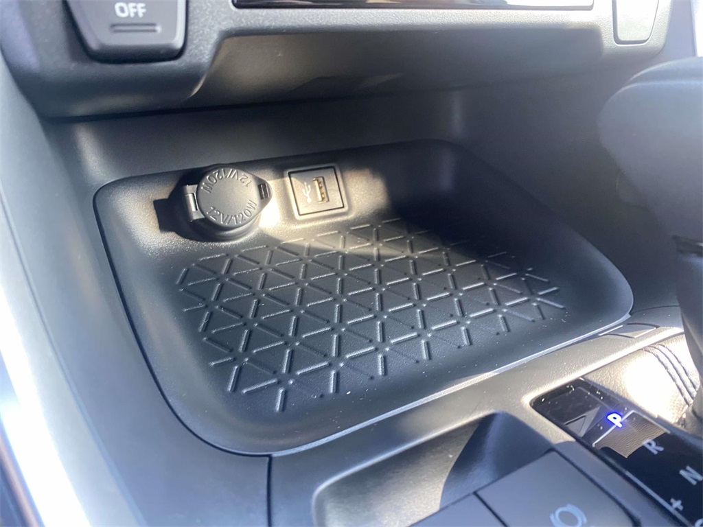 2025 Toyota RAV4 Hybrid LE photo 18