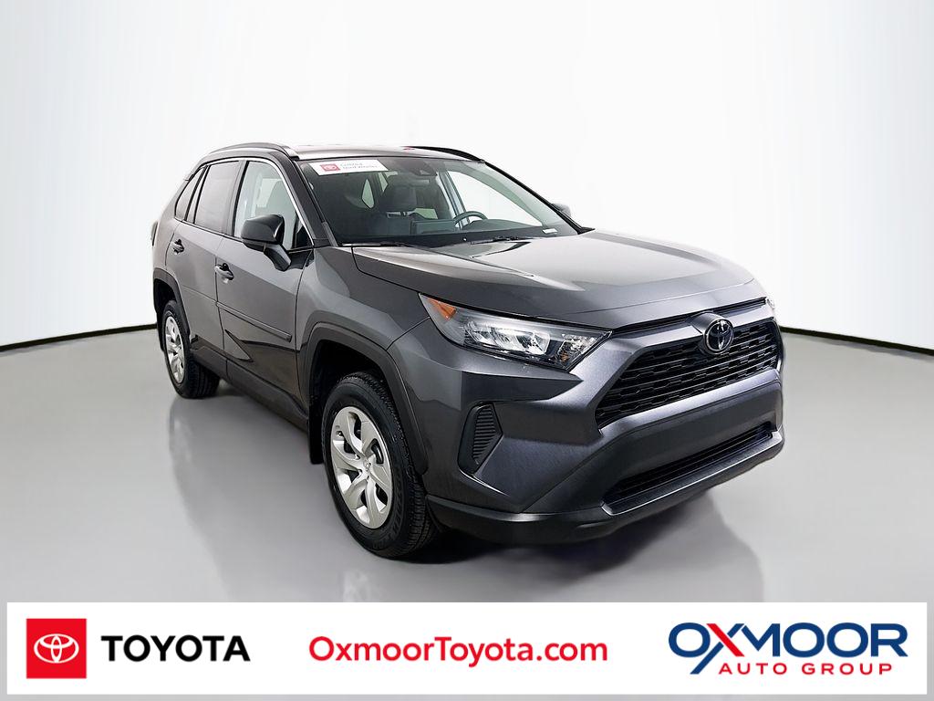 2021 Toyota RAV4 LE's photo