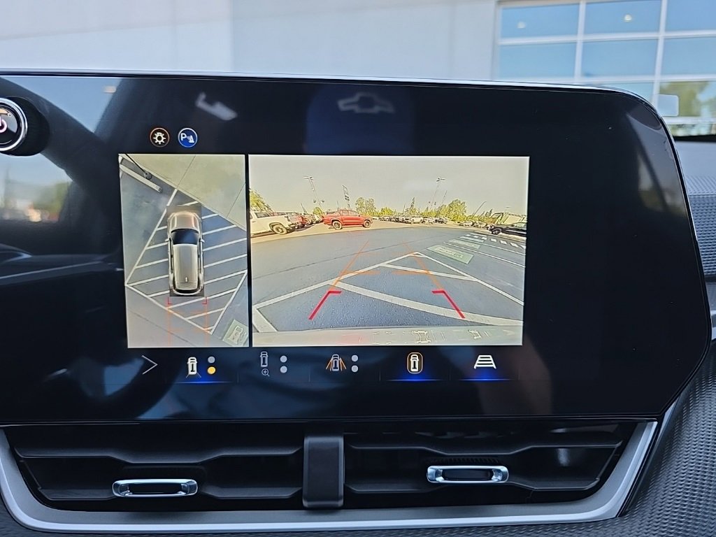 2026 Chevrolet Equinox LT photo 13