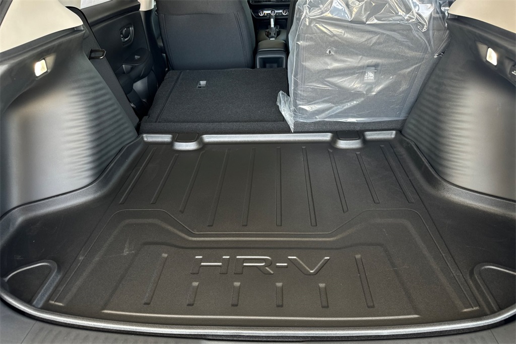 2026 Honda HR-V LX photo 14