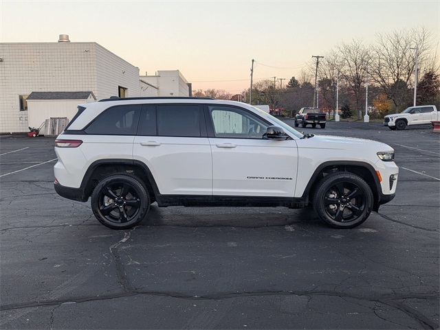 2023 Jeep Grand Cherokee Limited photo 4