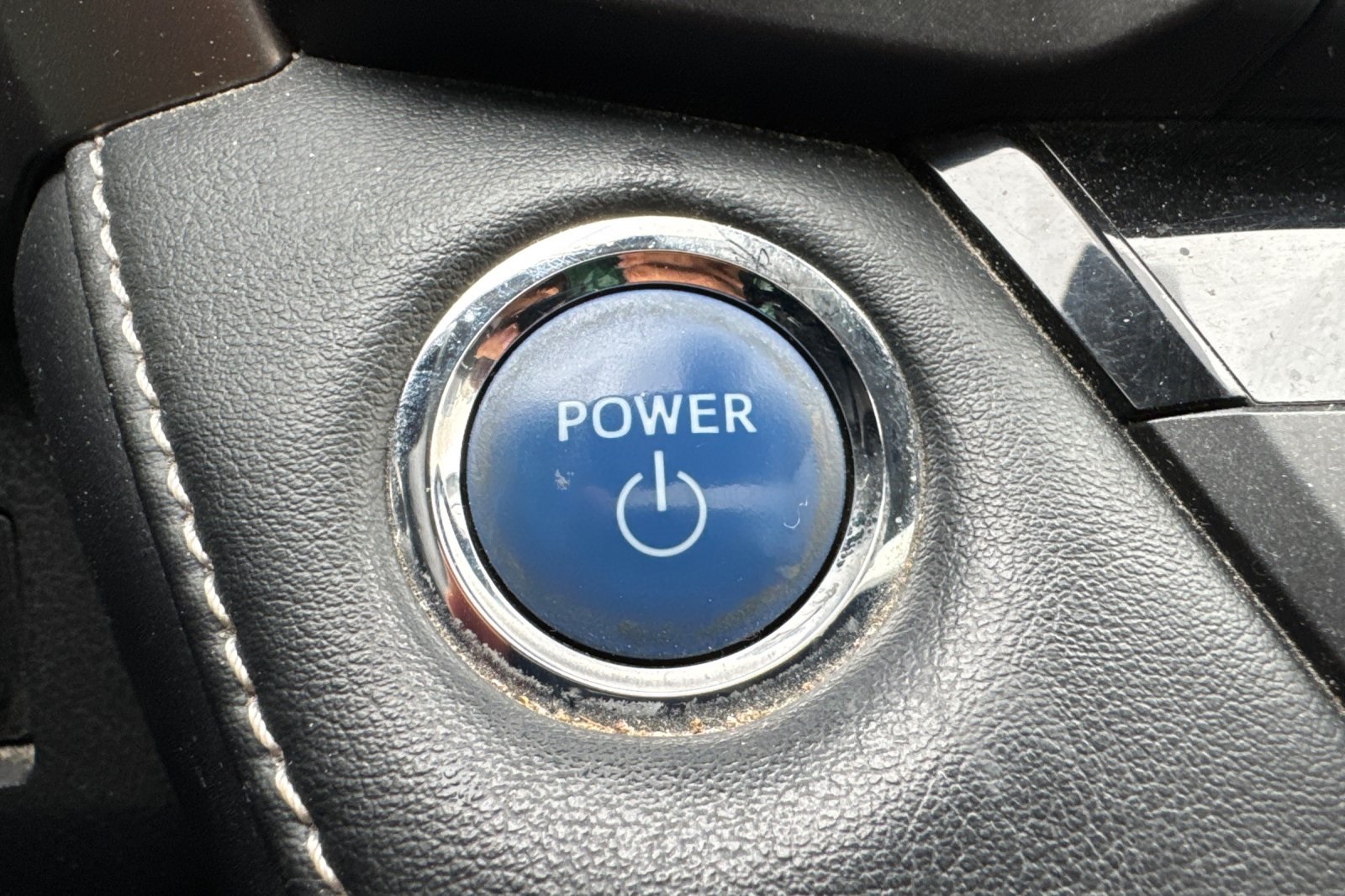 2018 Toyota RAV4 Hybrid Limited photo 19