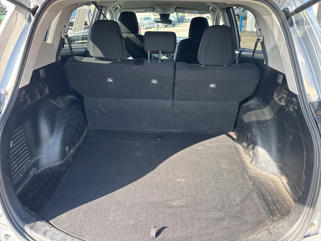 2017 Toyota RAV4 LE photo 29