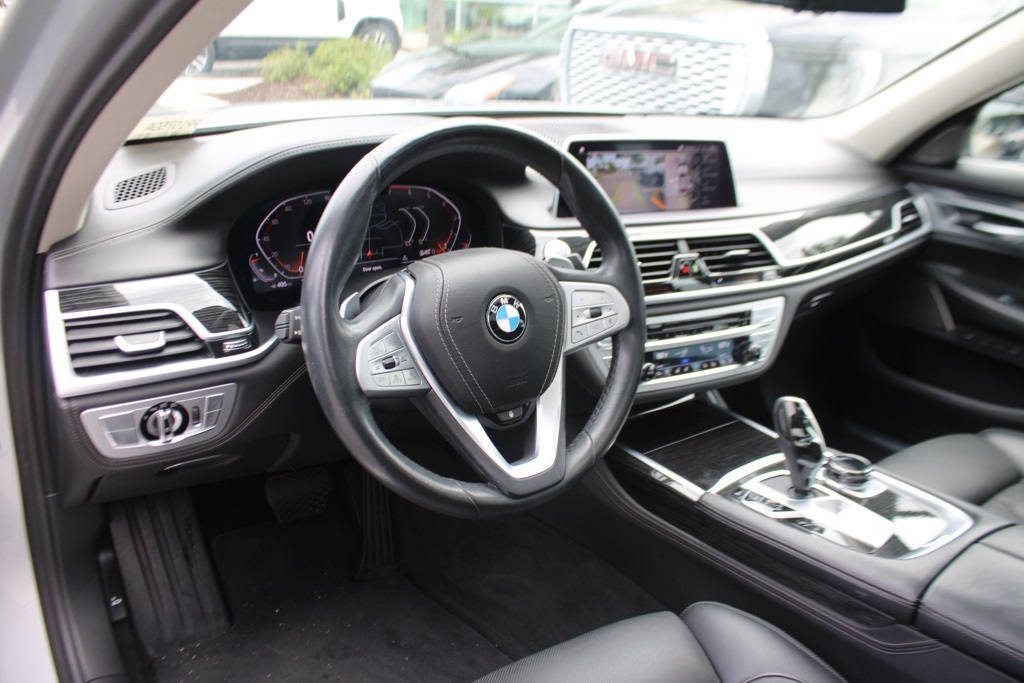 2020 Bmw 750i xDrive Sedan photo 4