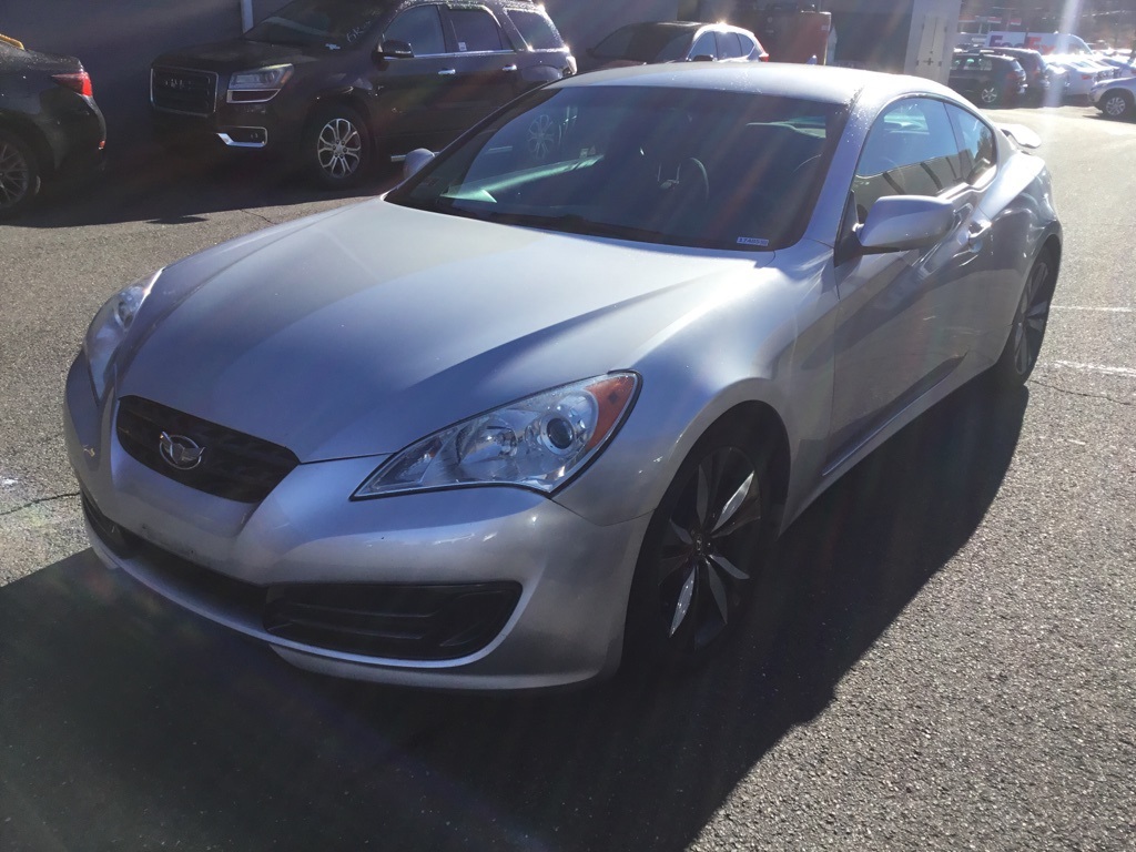 2012 Hyundai Genesis Coupe 2.0T photo 3