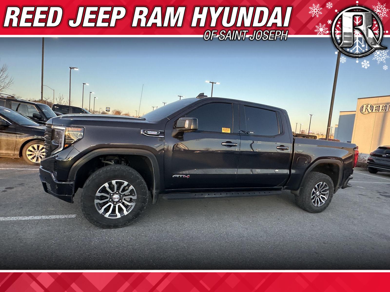 2023 GMC Sierra 1500 AT4's photo