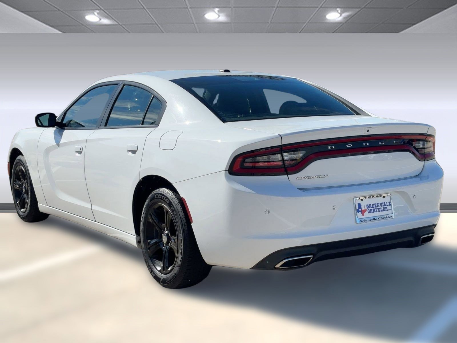 2022 Dodge Charger SXT photo 2