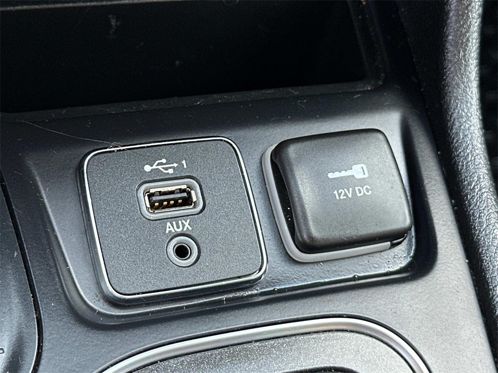 2019 Jeep Cherokee Trailhawk photo 19