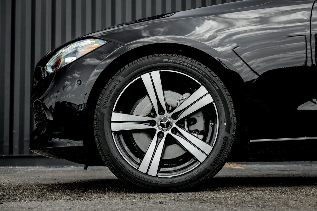 2025 Mercedes Benz C 300 4MATIC photo 4