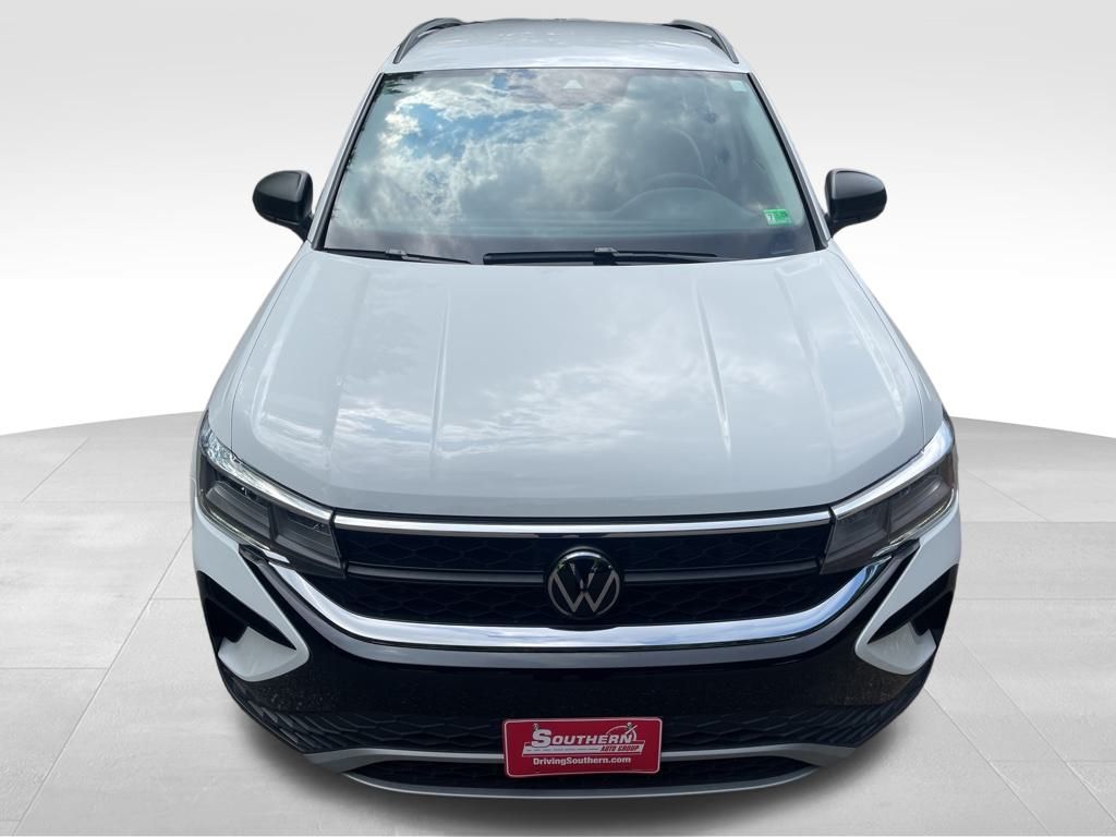 2024 Volkswagen Taos S photo 12