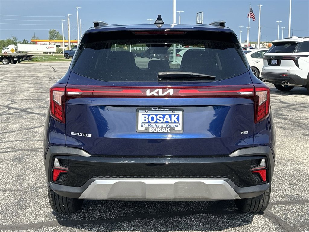 2024 Kia Seltos EX photo 30