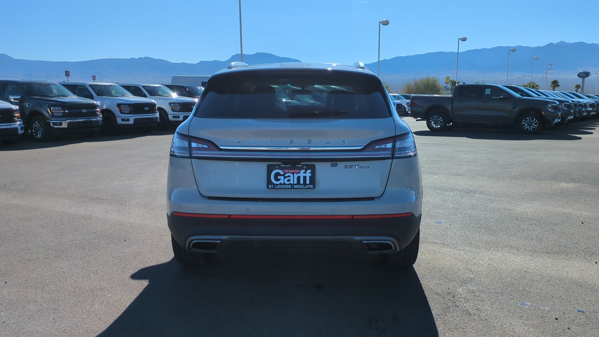 2020 Lincoln Nautilus Reserve photo 3