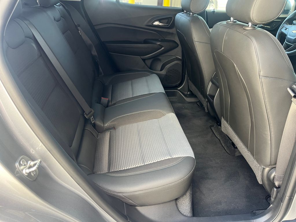 2024 Chevrolet Trax LT photo 17