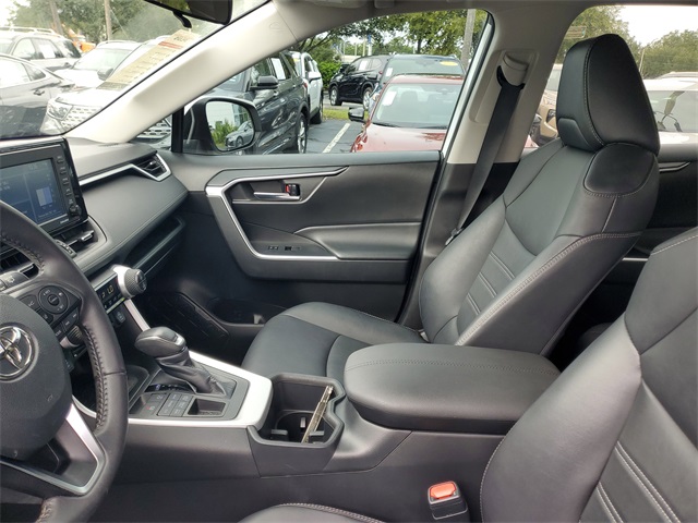 2022 Toyota RAV4 XLE Premium photo 12