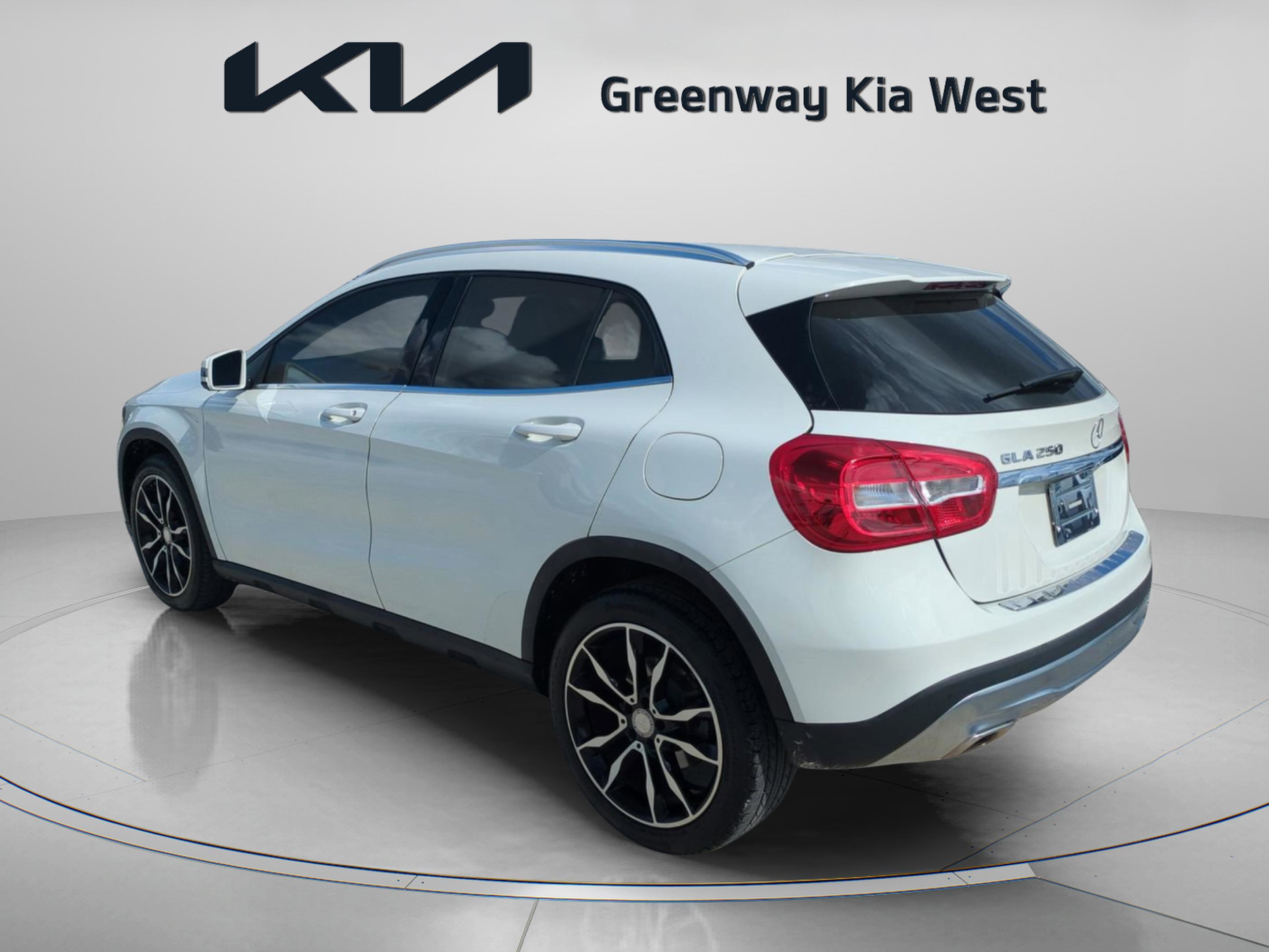 2017 Mercedes Benz GLA 250 photo 4