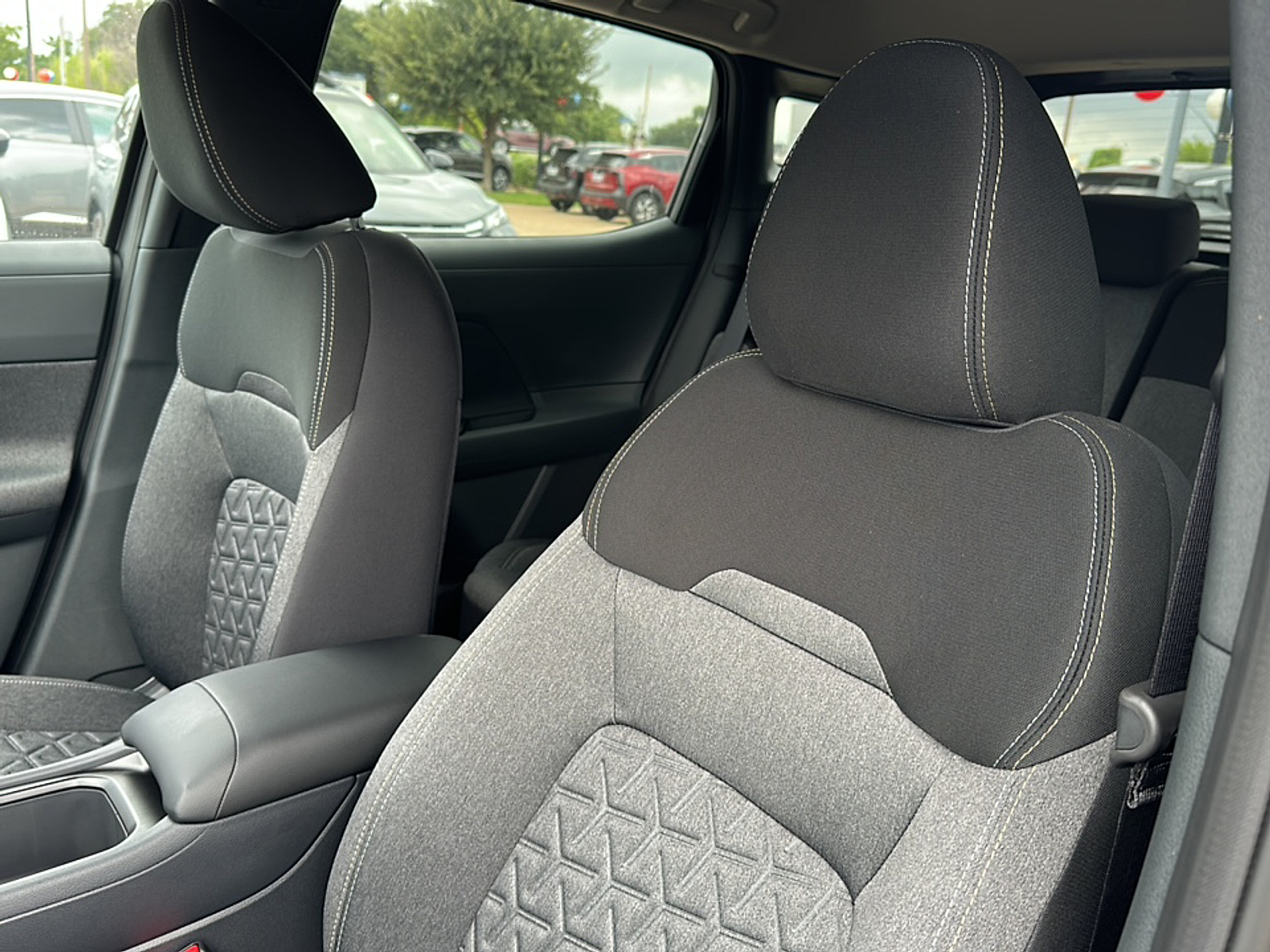 2025 Nissan Kicks SV photo 3