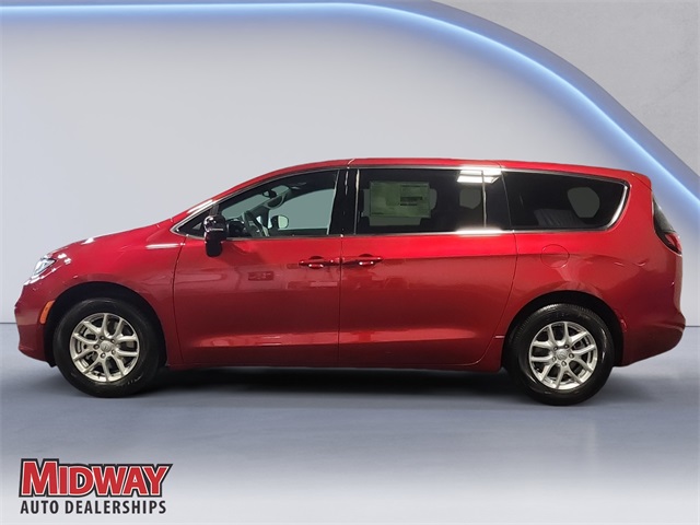 2026 Chrysler Pacifica photo 2