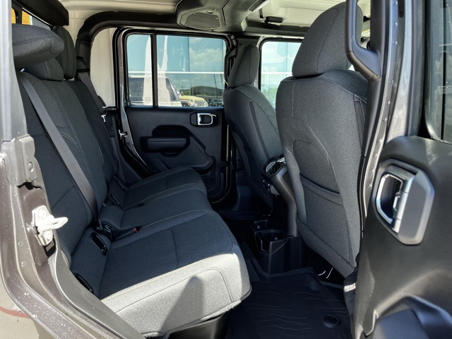 2025 Jeep Gladiator Willys photo 17