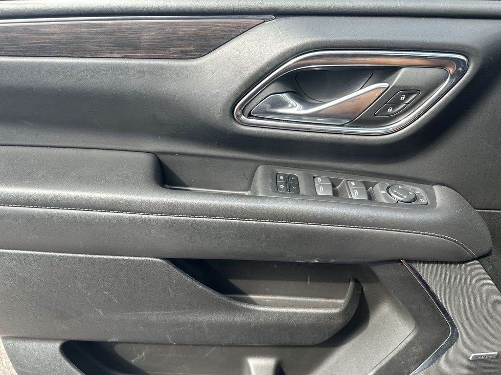 2023 Chevrolet Suburban LT photo 27