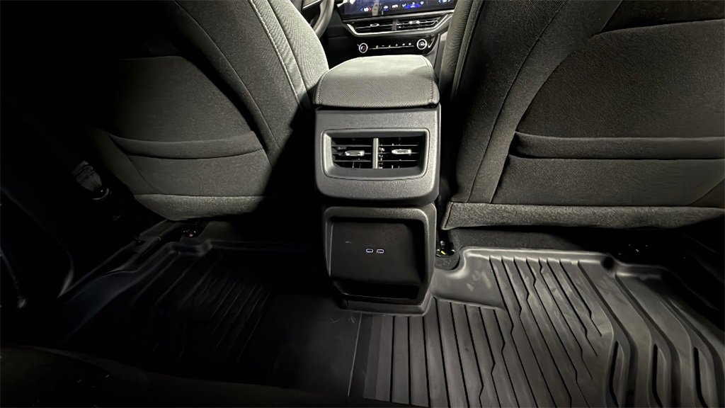 2025 Chevrolet Equinox EV LT photo 28