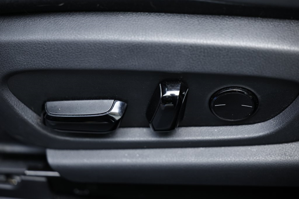 2021 Lexus ES 300h photo 22