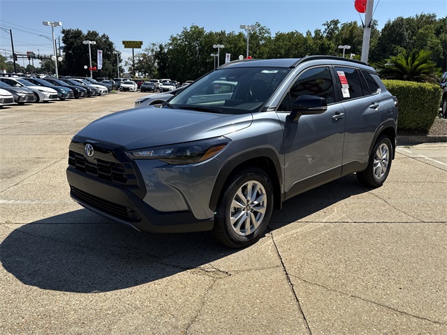 2026 Toyota Corolla Cross LE photo 5