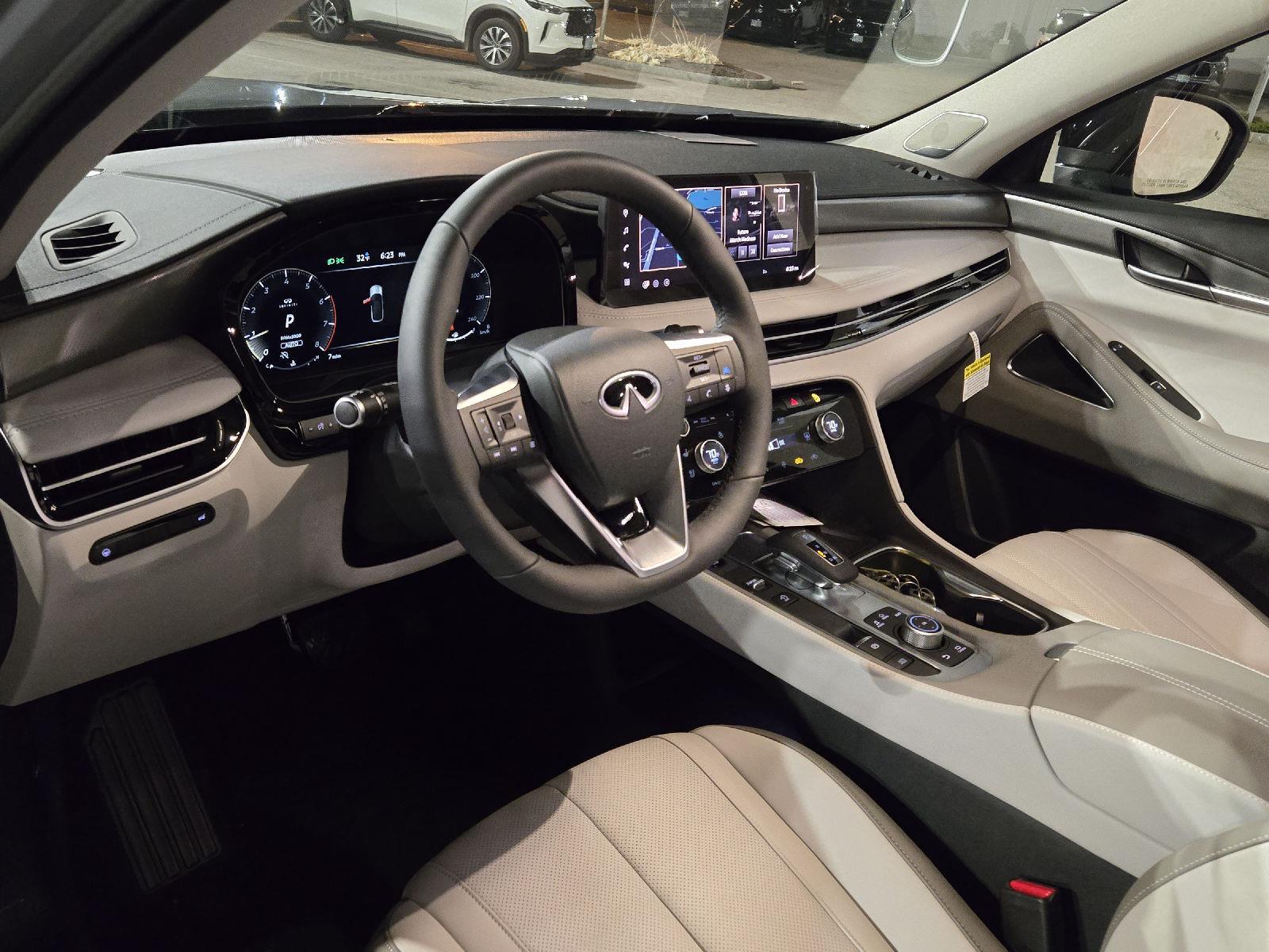 2026 Infiniti QX4 Luxe photo 4