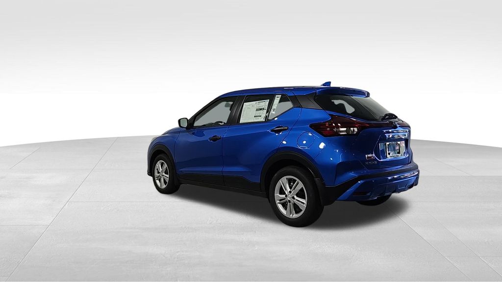 2025 Nissan Kicks Play S photo 3