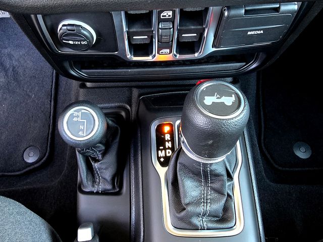 2025 Jeep Wrangler Sport photo 10