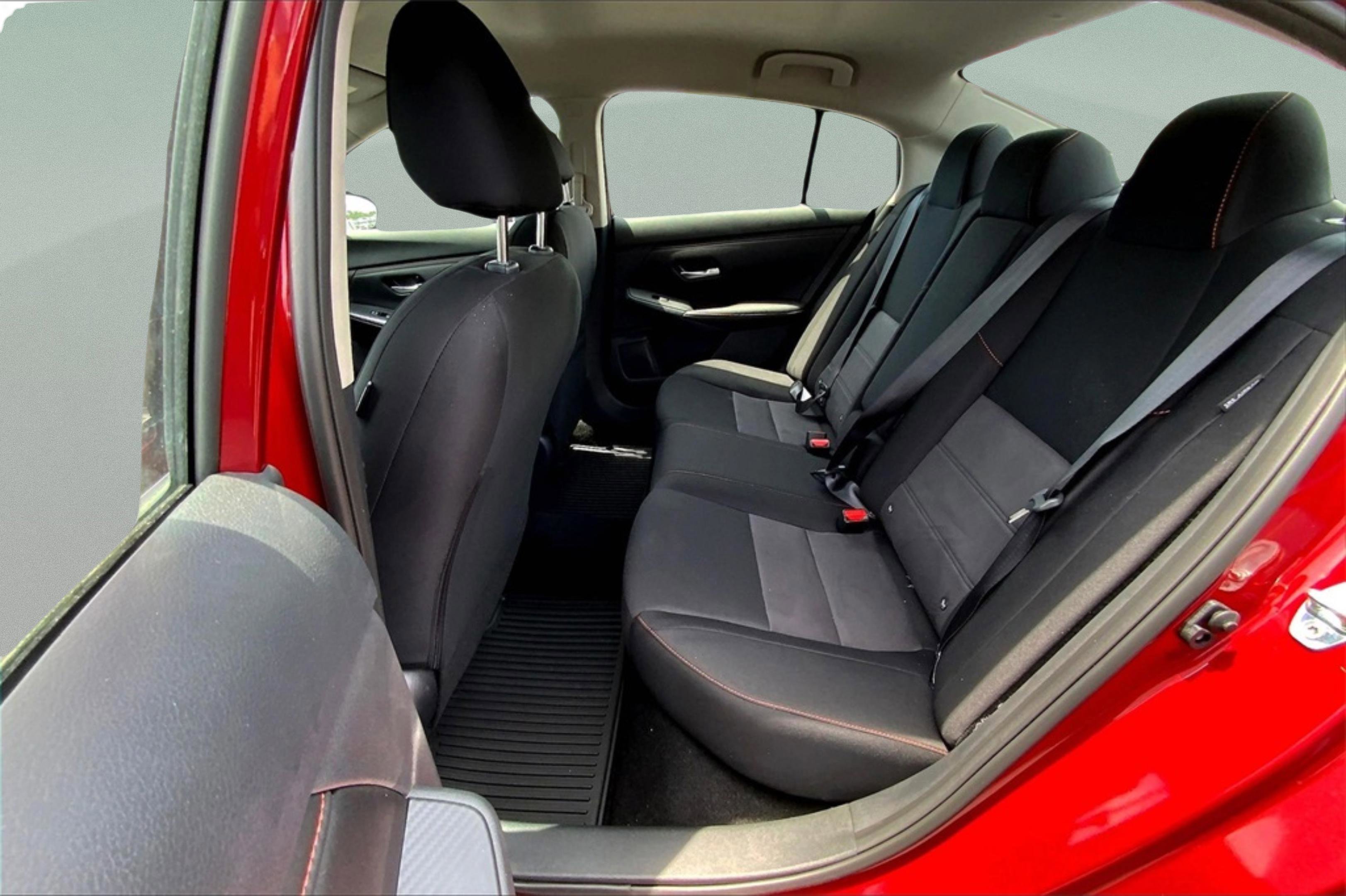 2025 Nissan Sentra SR photo 9